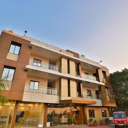 Oyo 26621 Hotel Tulsi Residency Jāmnagar Extérieur photo